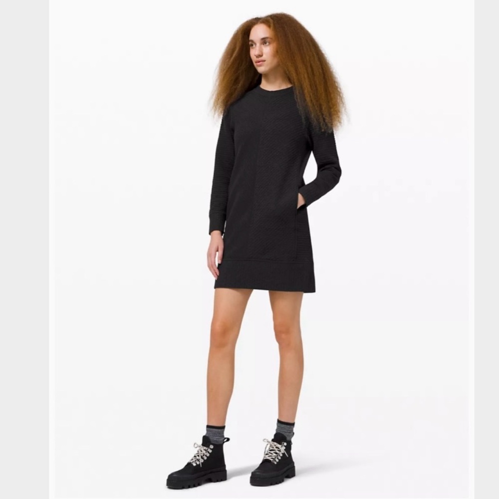 Lululemon‎ On Repeat Dress in black, New with Tag
